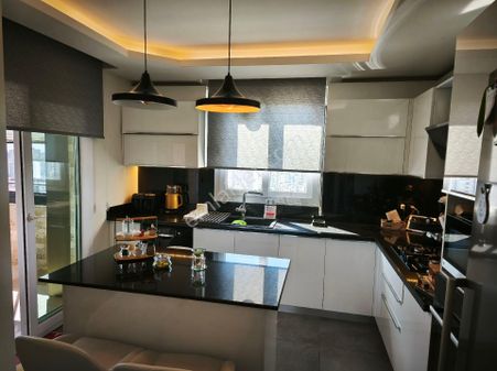 Esse Den Huzurevlerin De 3+1 Kapalı Mutfak Son Kat Sevenler İçin