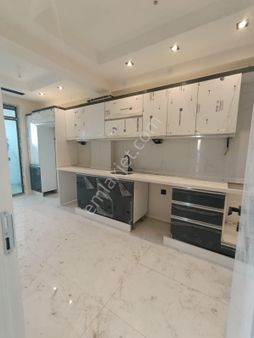 Çamlıca Mahallesi Birlik 2 Cadde Üstü Satılık 3+1 Daire