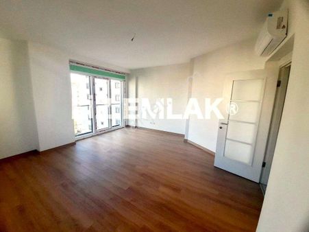 Erenköy'de İskanlı K.mülkiyetli Yeni Binada 80 M2 Geniş 3+1