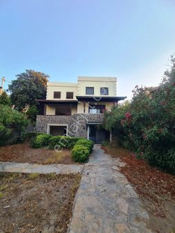 Bodrum Yalıkavak Geriş’te Satılık Deniz Manzaralı Tripleks Villa