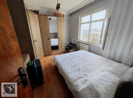 **oğuz İşbilen'den**sitede Arakat 2+1 Kiralık Daire