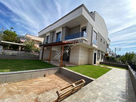 Gözütok Mimarlık Emlak 'tan Denize Yürüme Mesafesinde Sıfır Villa