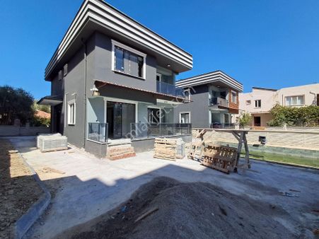 Ortaca Cumhuriyet De 5+1 Havuzlu 200 M² Satılık Villa