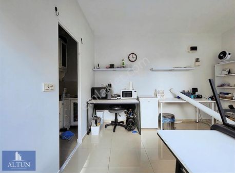 Altun'dan Zuhuratbabada Cazip 20m2 Wc Ve Mutfaklı Dükkan