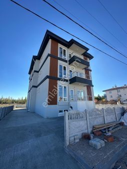 Afyon Üçok Emlaktan Mareşalde Arakat Sıfır 2+1 Lüx Daire