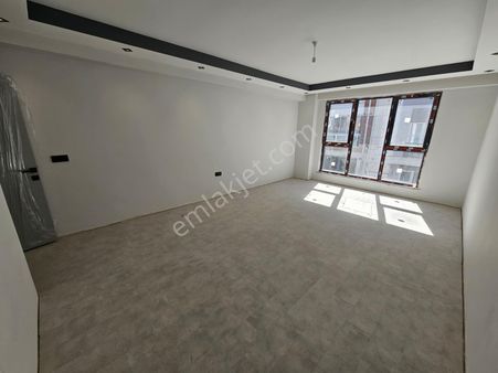 *genç Grup* Çamlıca Mah Ptt Yakını Yerden Isıtma Lüx 3+1