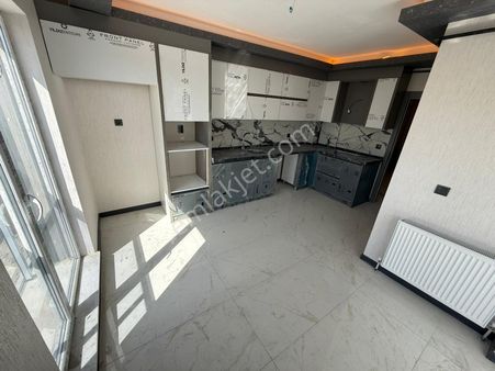Hayal'den Malazgirt Mh'de Geniş Full+full Yapılı Asansörlü E. Banyolu 4+1 Katta Sıfır Daire !!