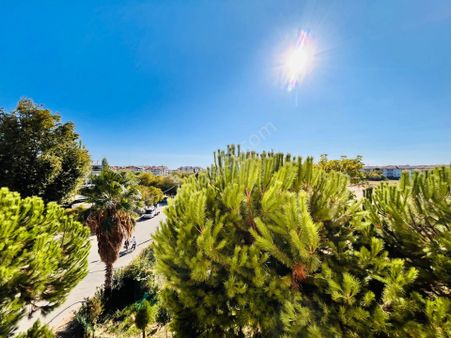 Parstan Altınkumda Ayrı Mutfaklı Geniş Balkonlu 3+1 Daire