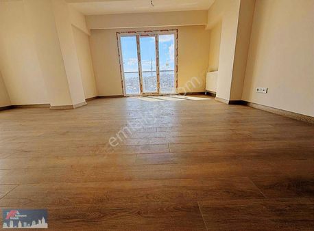 Ümraniye Tantavi Mah.2+1 Ebeveyn Banyolu Otoparklı Satılık Daire