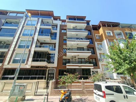 Tevfikiye Mahallesinde Asansörlü Kiralık 3+1 Arakat Daire