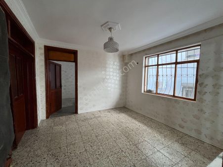 Gümüşpala Pazar Yeri, Okul Ve Çarşı Yakını 2+1 Kiralık Daire