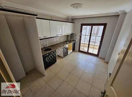 Ön Emlak'tan Burhaniye Bahçelievlerde Satılık Geniş 3+1 Daire!