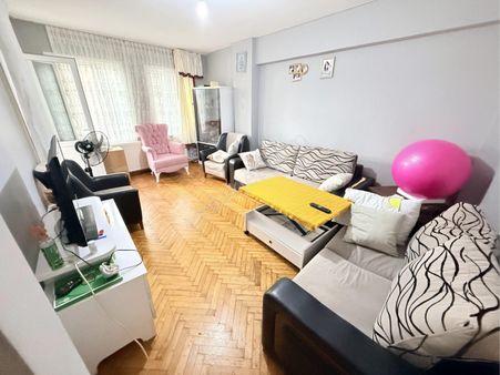 Üsküdar Sahile 800 M – İskanlı, Ayrı Mutfaklı, 2+1 Yüksek Giriş Daire