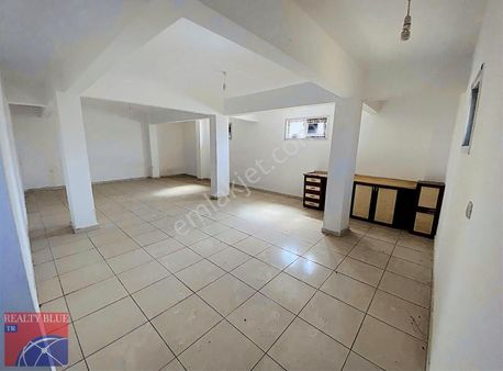 Sultanbeyli Merkez 1556m² Arsa İçinde Kiralık 440m² Komple Bina