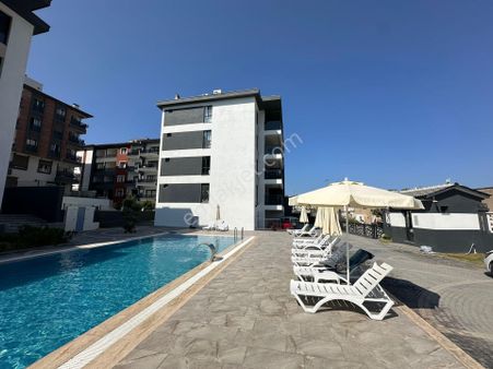 **kuşadası Türkmen Mahallesi’nde Lüks Site Dairesi**