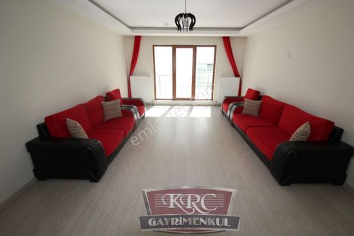 Krc'den Çağlayan Mahallesinde Tıp Fakültesi Caddesi Üzerinde Kilerli 3+1 Satılık Daire