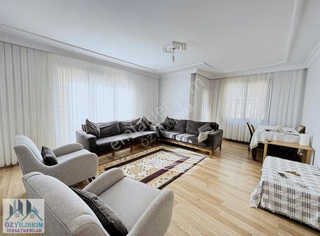 Sancaktepe Kaymakamlık Karşısında Satılık 3+1 Arakat Daire