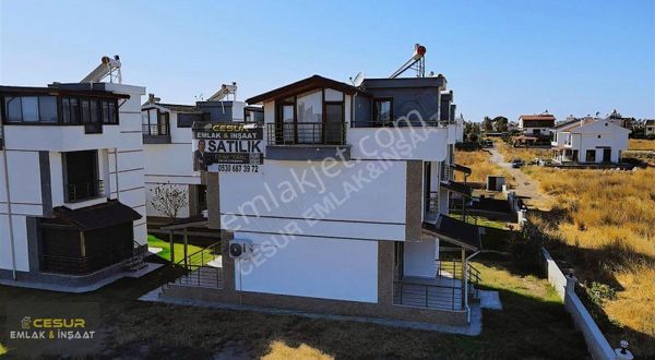 İzmir Dikili Salihler Altı'nda Satılık 4+1 Eşyalı Villa