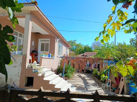 Edirne Süloğlu Keramettin'de Satılık Bahçeli Ev Ve Arsası