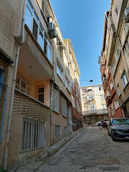 3+1 2 Kat Üsküdar Zeynep Kamil'de Satılık Daire