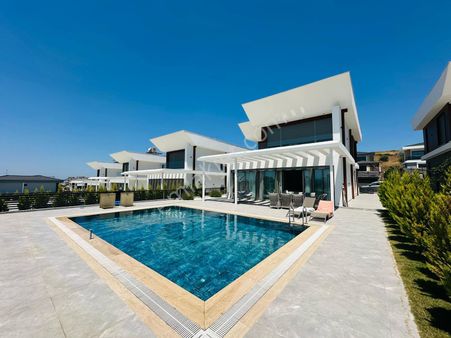 Didim Efeler Mah. 560 M2 Arsa İçerisinde Ful Deniz Manzaralı 4+1 Tam Müstakil Villamız Satışdadır