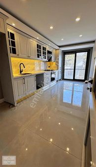 Beylerbeyinde Kısıklı Metrosuna 8 Dk Mesafede Ultra Lüks Arakat