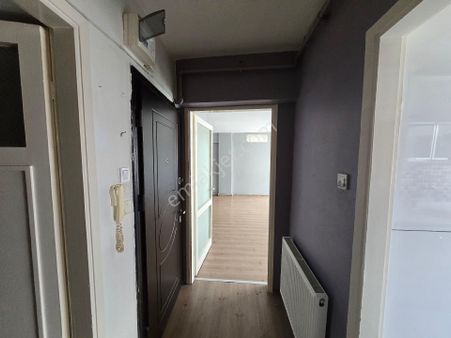 Karşıyaka Çarşıda Kiralık 3+1 Doğalgazlı Daire
