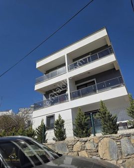 Bodrum Mumcular Merkezde Satılık Orta Kat 2+1