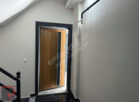 Realtyantalya Gayrimenkul'den Deniz Manzaralı Ayrı Mutfak 1+1