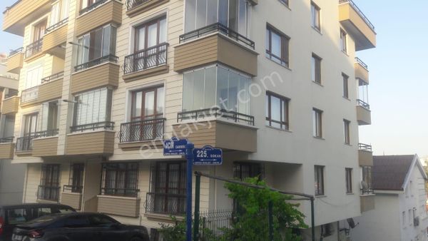 Ankara Çankaya Aşıkpaşa Mahallesi Açın Caddesi 3+1, 1. Katta 145m2, 2 Banyo, 3 Balkon, Kombili Daire