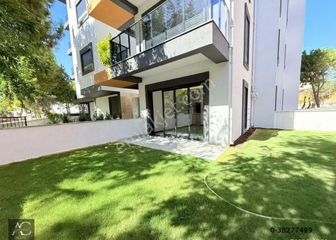 Kuşadasında Merkezı Konumlu-güvenlık-havuz-otopark-yerden Isıtma-lüx-özel Bahçeli-1+1-akıllı Ev