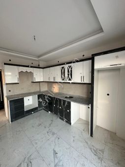 Meram Alakova'da Satılık 2+1 Sıfır Yüksek Giriş Kat 500 M2 Bahçeli Daire