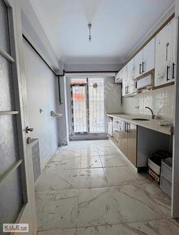 Kale Yapıdan İncirtepe Mh Giriş Kat Güney Cephe 2+1 Daire