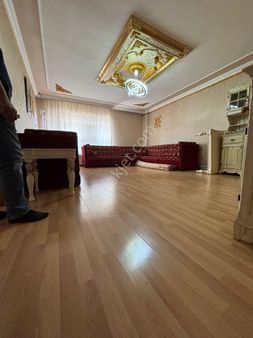 Babür Caddesi Üzerinde 3+1