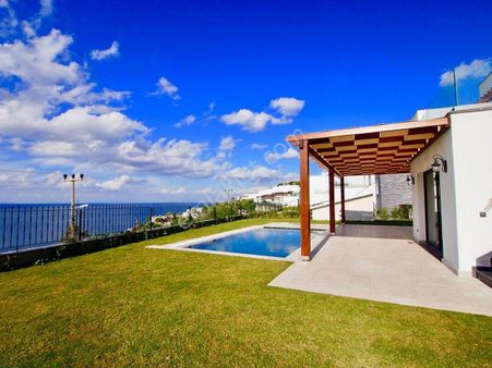 Denize Sıfır Sitede Müstakil Yeni Villa Özel Plajlı Büyük Bahçe Bulunmaz Fırsat Lüks Ev