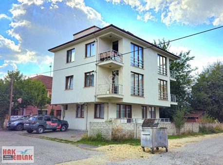 Hak Emlak'tan Cumhuriyet Mah.de Kiralık Sıfır Eşyalı 1+1 Daire