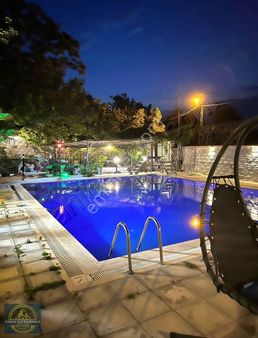 Büyük Havuzlu, Müstakil Kısmi Eşyalı 5+2 Kiralık Villa