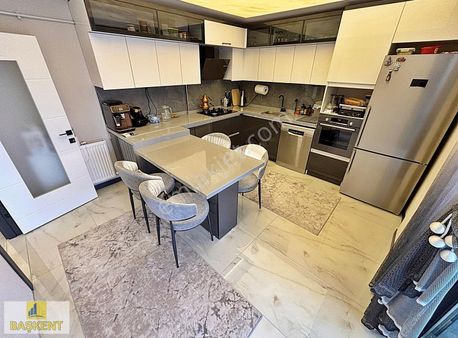 Başkent Gayrimenkul'den Menderes'de Park Cepheli Önü Açık Daire.