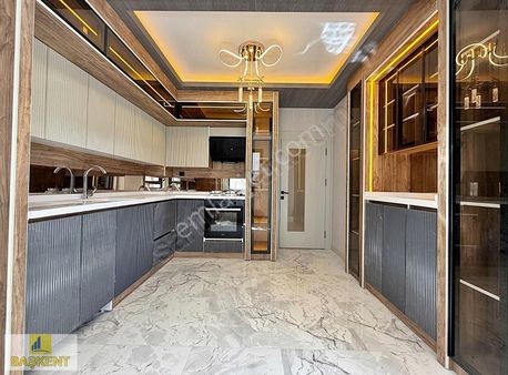 Başkent Gayrimenkul'den Modern Tasarımlı Sıfır Binada 3+1 Daire.