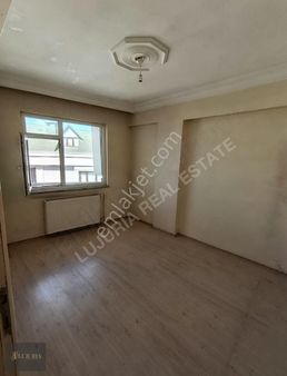 Cadde Üzeri Kiralik Dubleks Daire