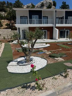 Feslikanda Doğa İle İç İçe Lüks Villa 3+1 Sıfır Dublex Eşyalı