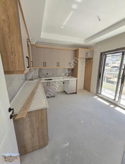 Satılık Fatih Caddesinde 2+1 90 M2 Otoparklı Sıfır Ara Kat Daire