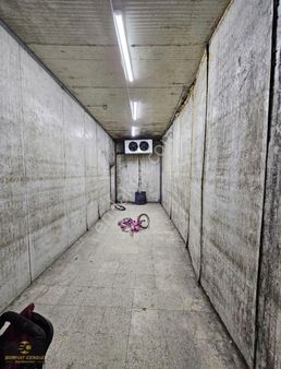 Yakacık Merkez'de Soğuk Hava Depolu Satılık Dükkan