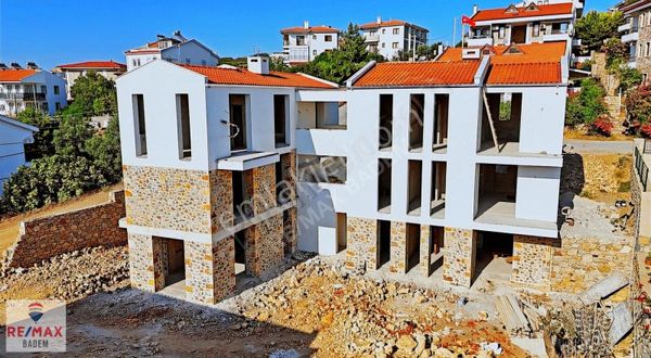 Datça Merkezde Satılık 2+1 Bahçekatı Daire