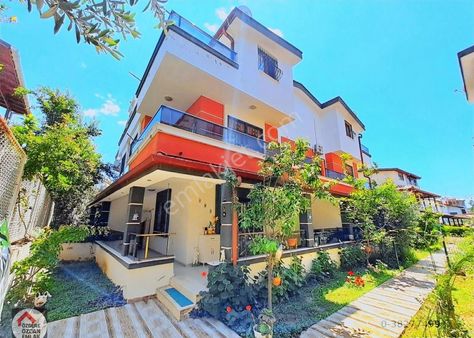 Özcan Emlaktan Deniz Tarafında Geniş 3+1