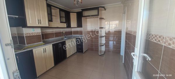 Rüstempaşa Da Yücel İ.ö.okuluna Yakın