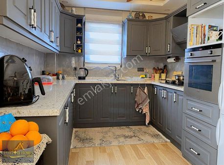 Tuzla Mahallesinde Satılık 3+1 Esyalı Daire