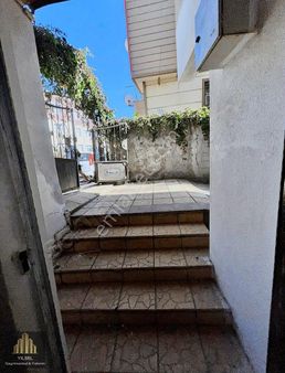 Darıca Osmangazi Mahallesinde 25.yıllık 2+1 -110 M2