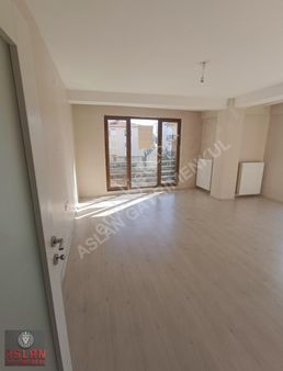 Aslan Emlak Gayrimenkulden Batıkent Sınırında Kiralık 2+1