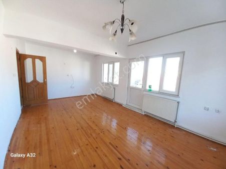 Kiralık !!! Denizli Kayhan Eski Yol Yakını Aile Apartmanında Geniş 2+1 Daire